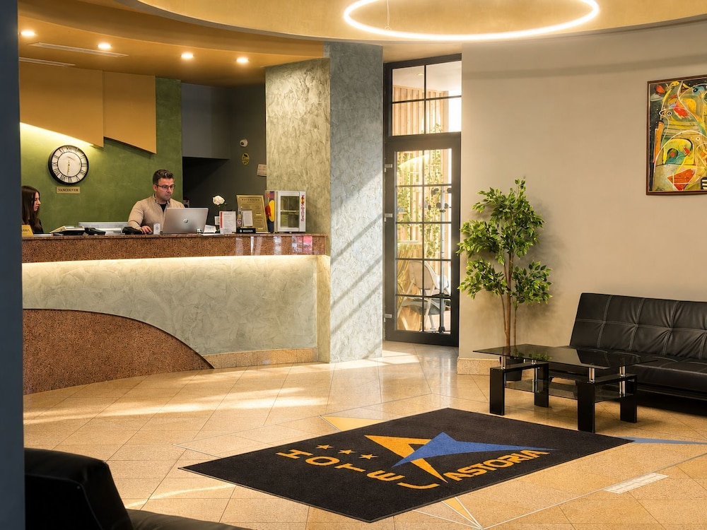 Astoria Hotel 5/50