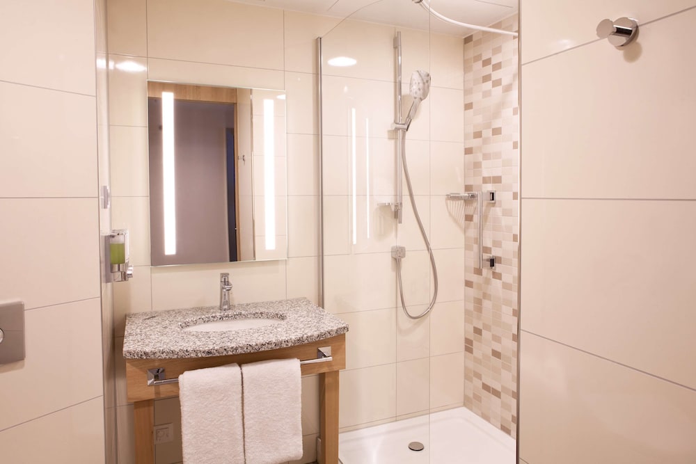 Hampton By Hilton Munich City Center East 24/77