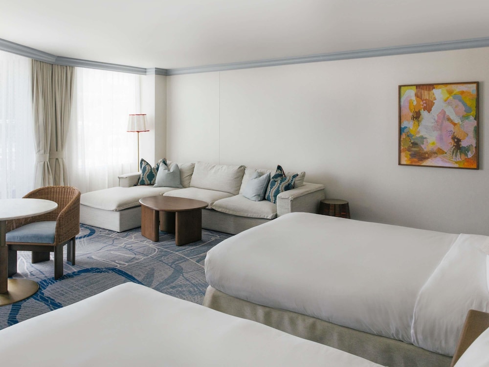 DELUXE, TWIN BEDS, VILLAGE SIDE