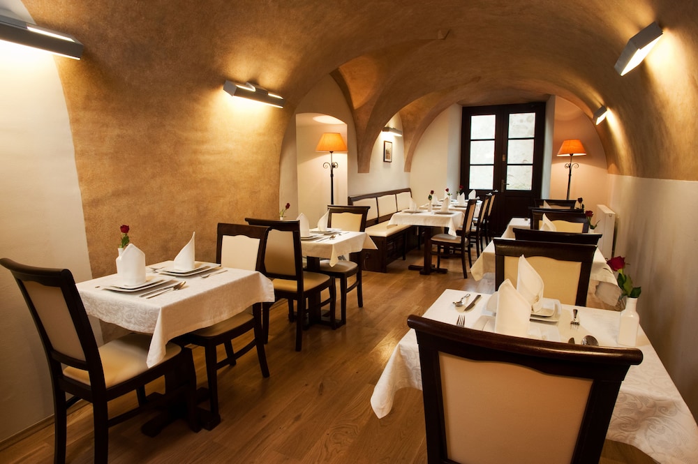 Hotel Santi 50/56