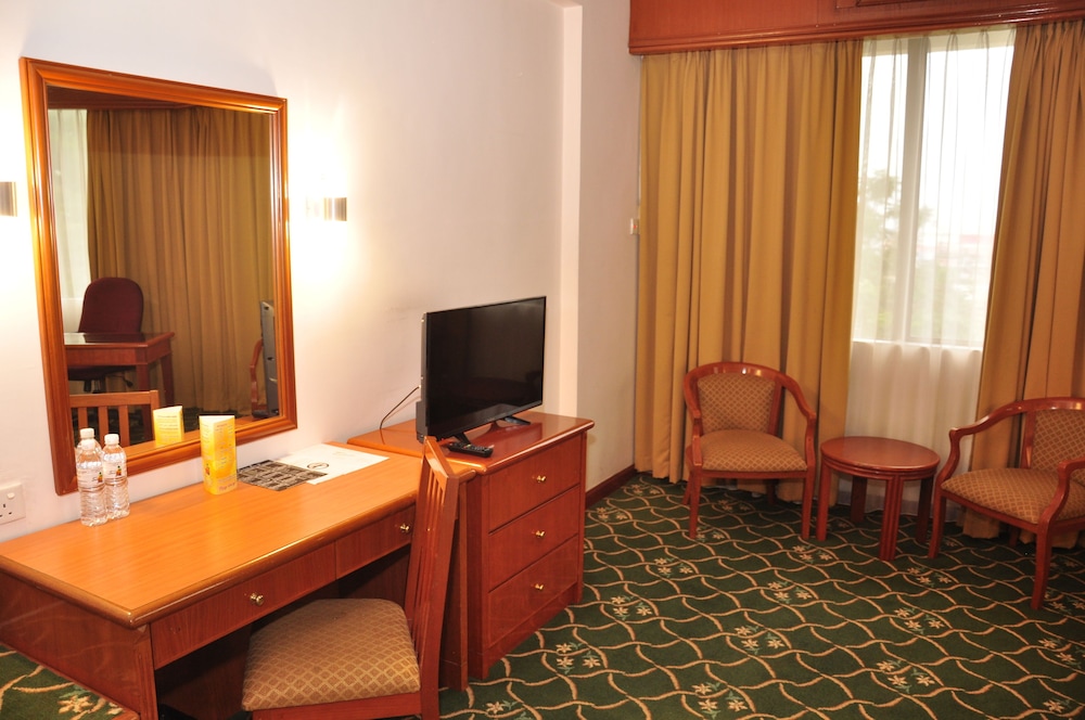 Hotel Sandakan 72/75
