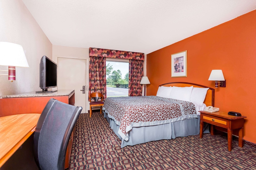 Days Inn by Wyndham Augusta Wheeler Road 14/55