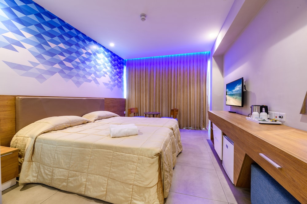 Tasia Maris Seasons Hotel (Adults only) 50/105