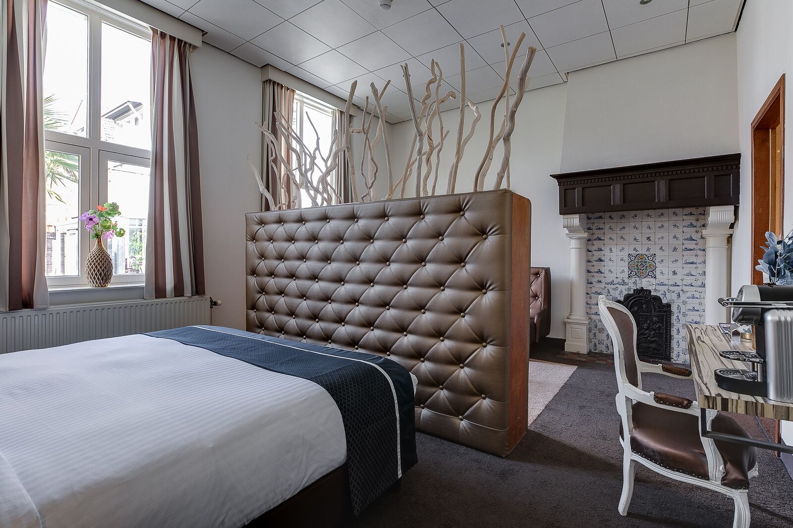 Senior, Suite, Queen Bed