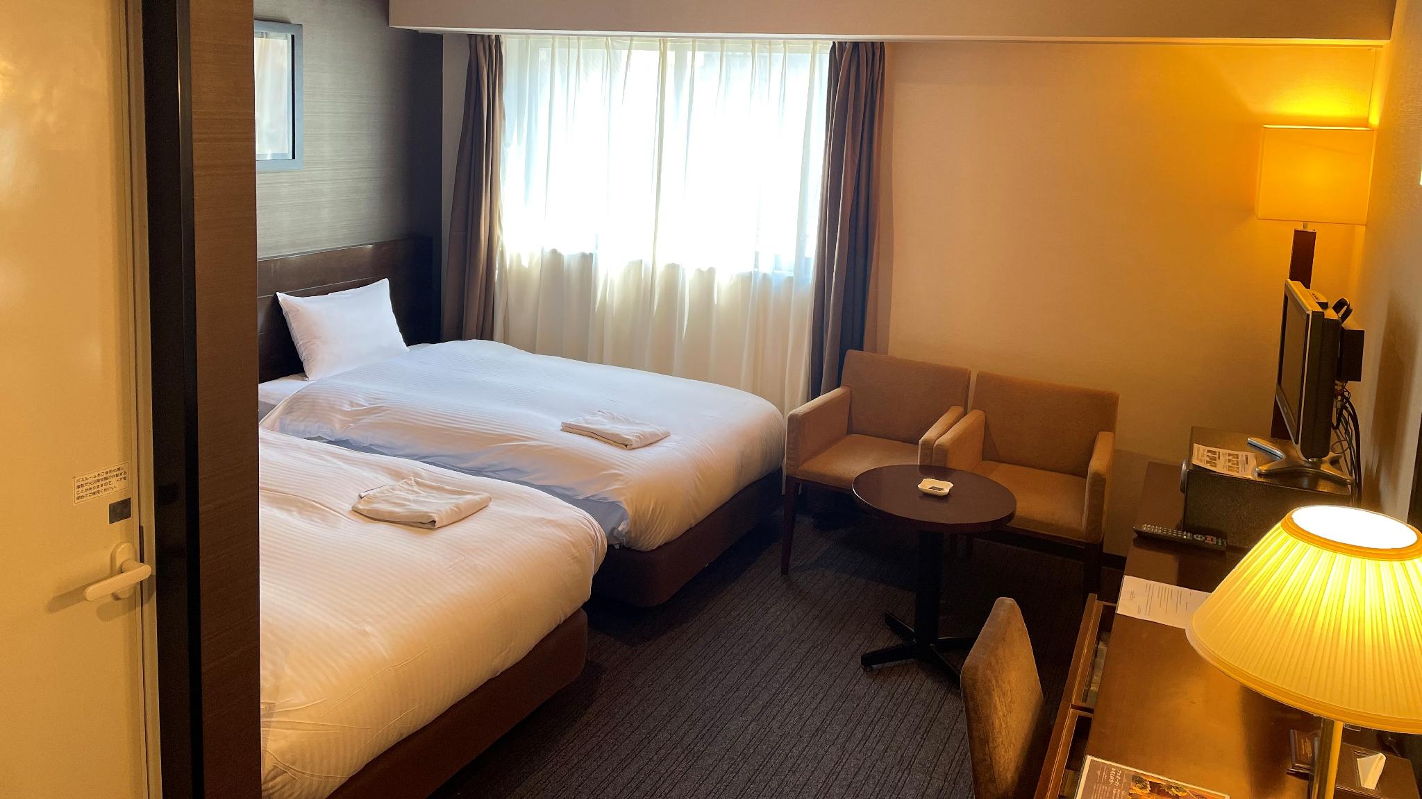 Moderate, Twin Beds, Smoking
