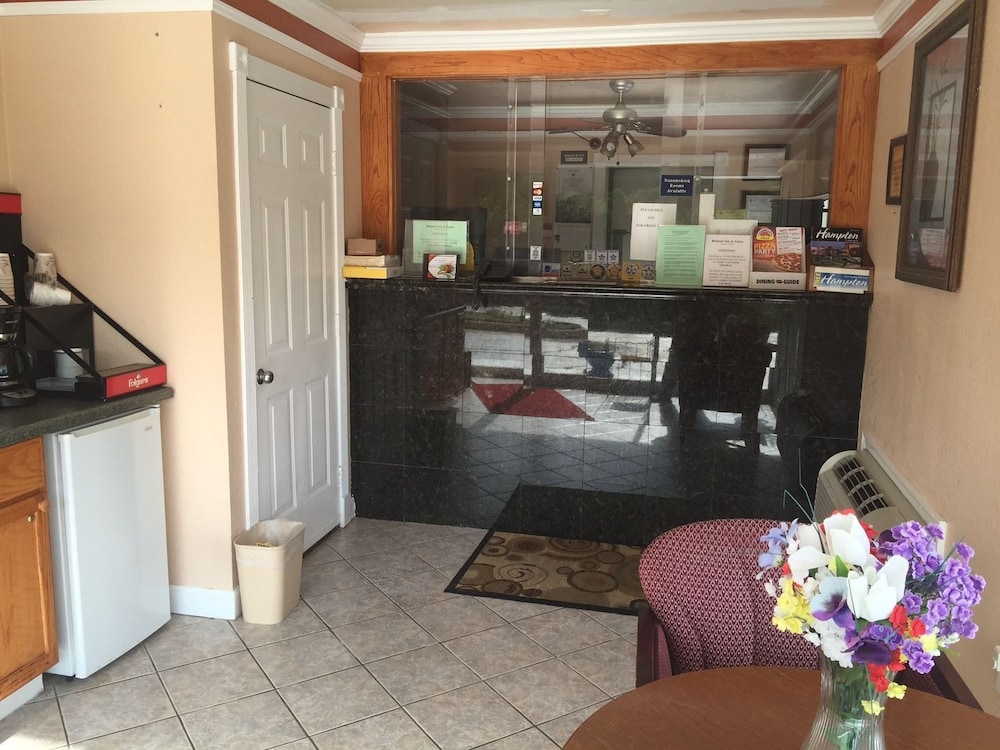 Belmont Inn Suites 16/22