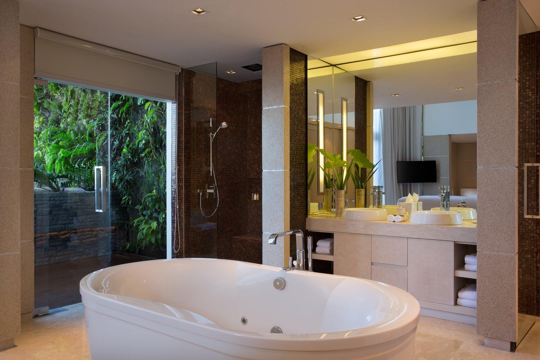 Como, Penthouse, 3 King Beds