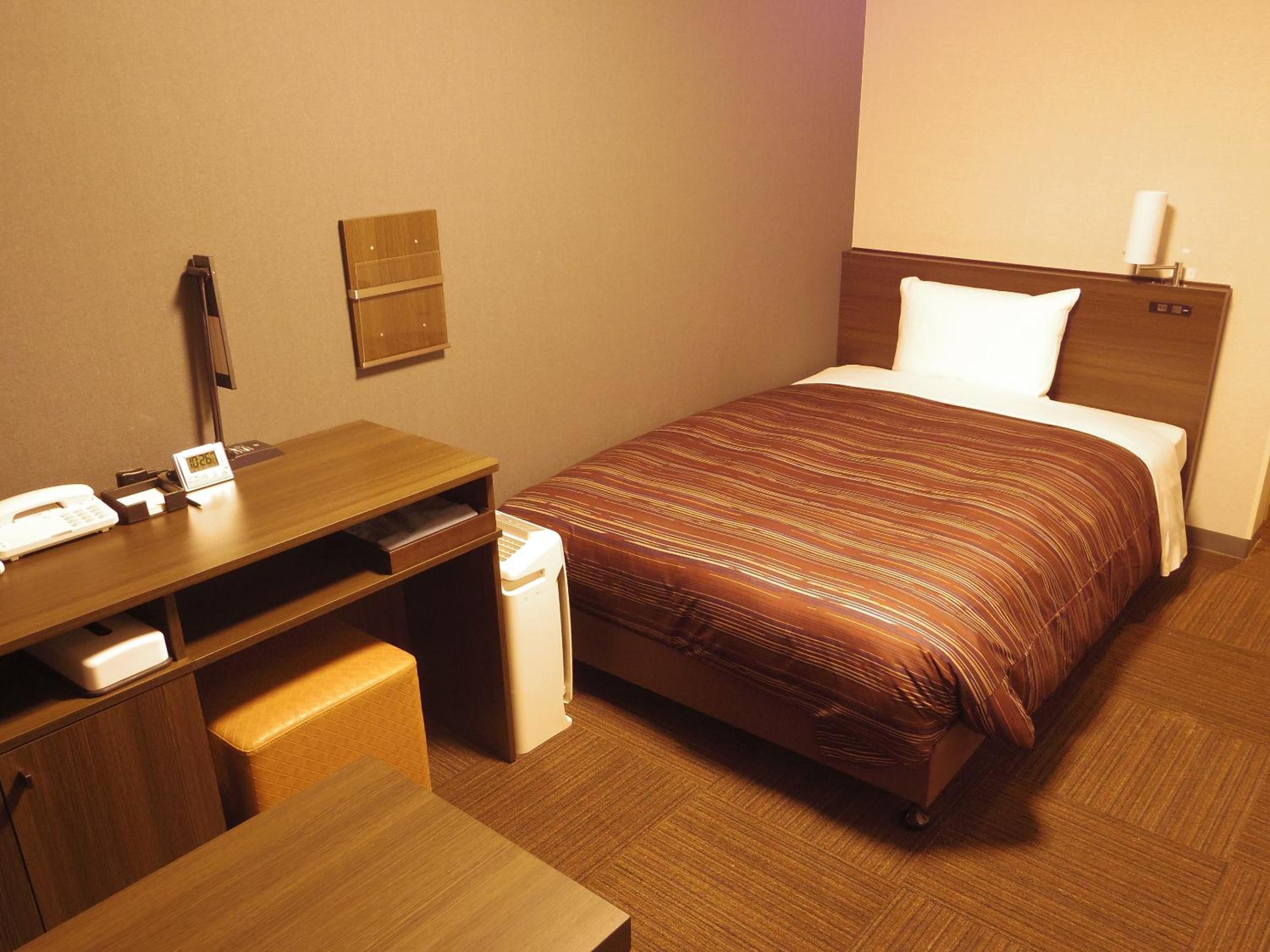 Room, Single, East Wing, Smoking
