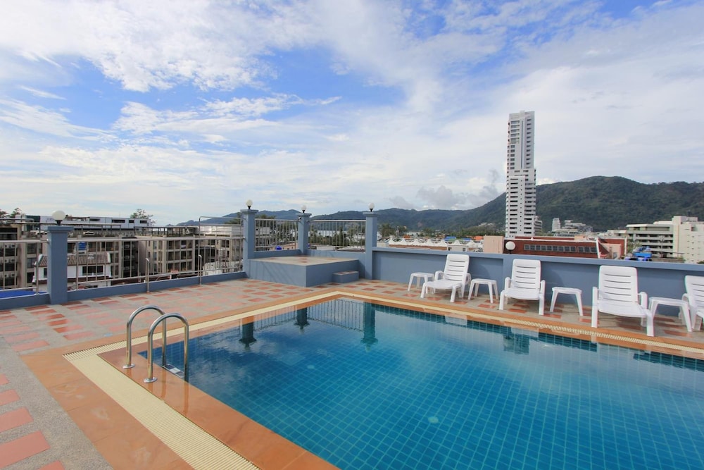 The Crystal Beach Hotel 50/56