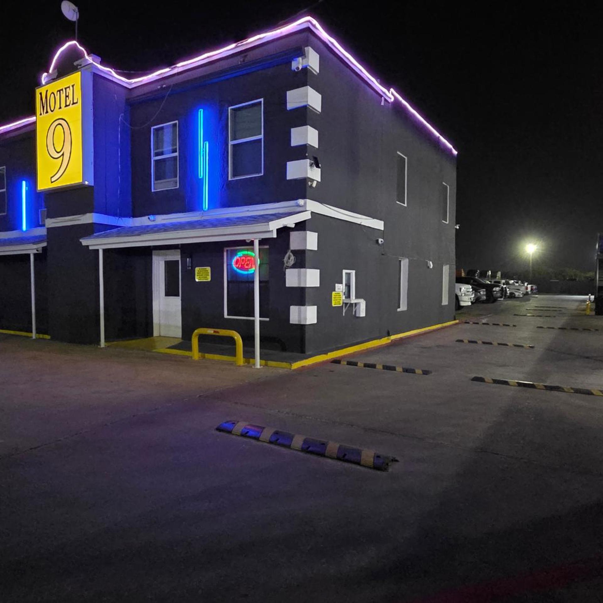 Motel 9 15/24
