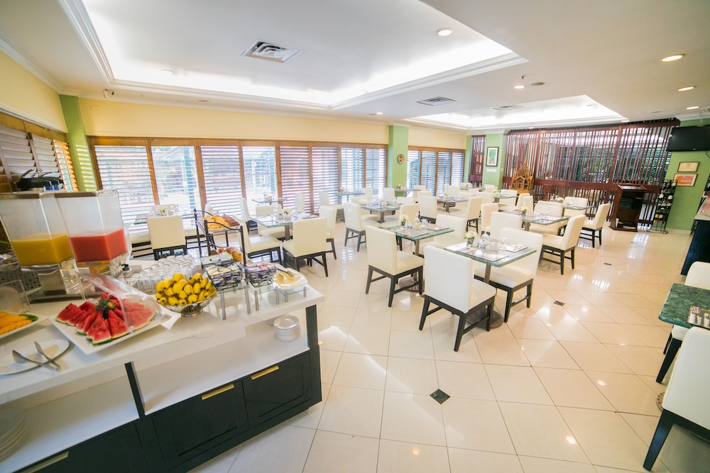 The Courtleigh Hotel And Suites 55/74