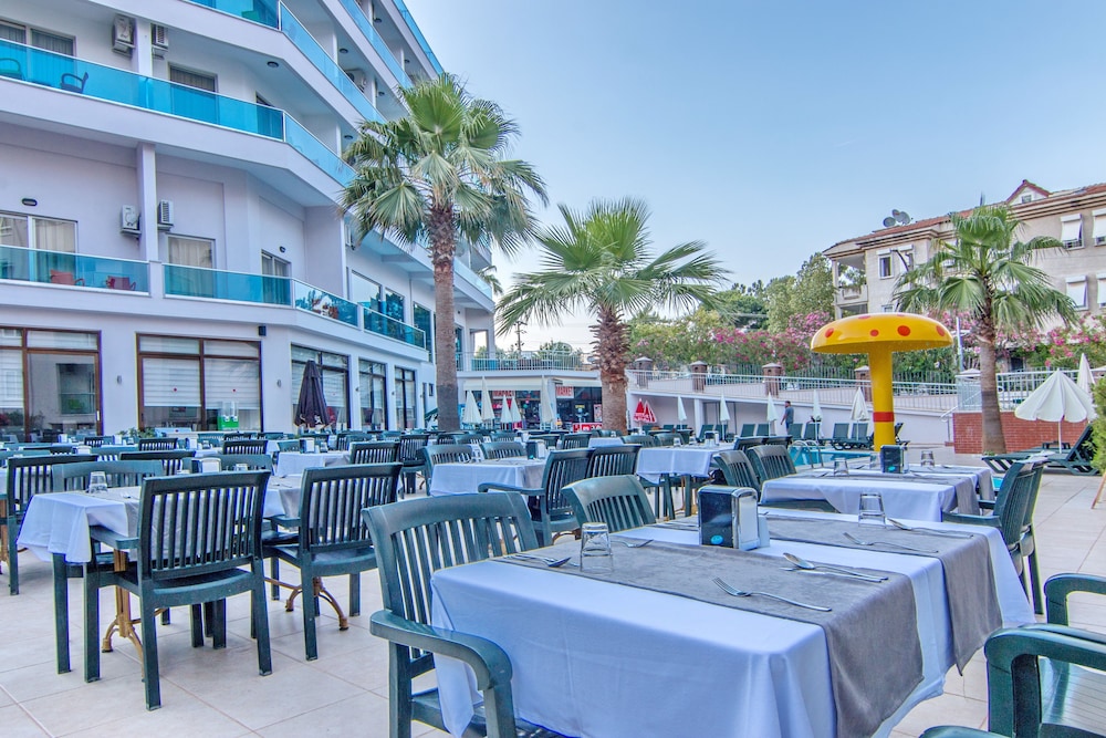 PALMEA HOTEL 44/46