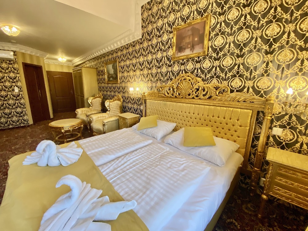 1 BEDROOM, ROYAL, STUDIO, SUITE, CITY VIEW