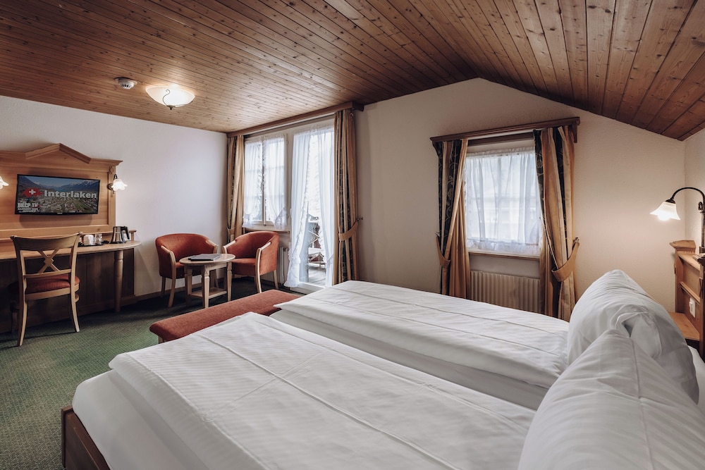 Chalet Swiss Hotel 14/50