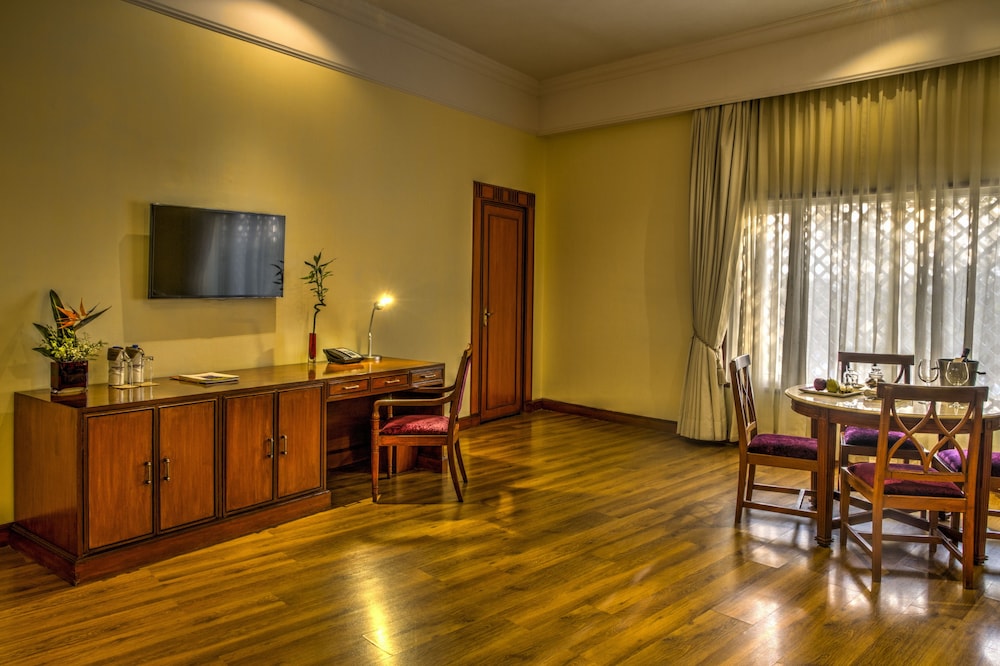 Gateway Nashik 40/58