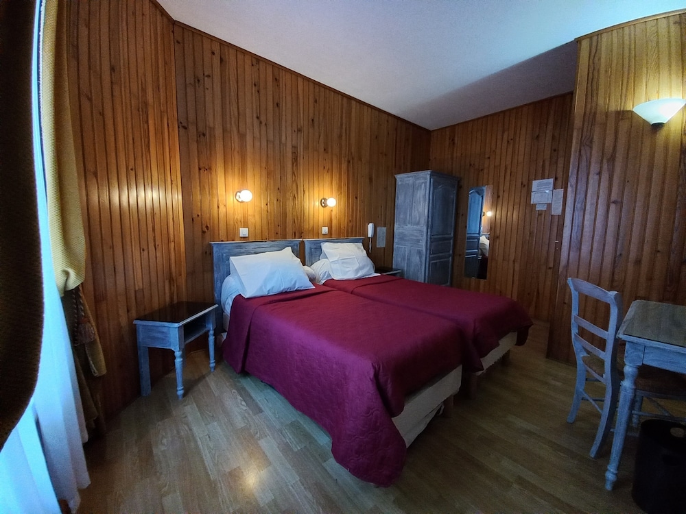Hotel de Paris Nord 10/33