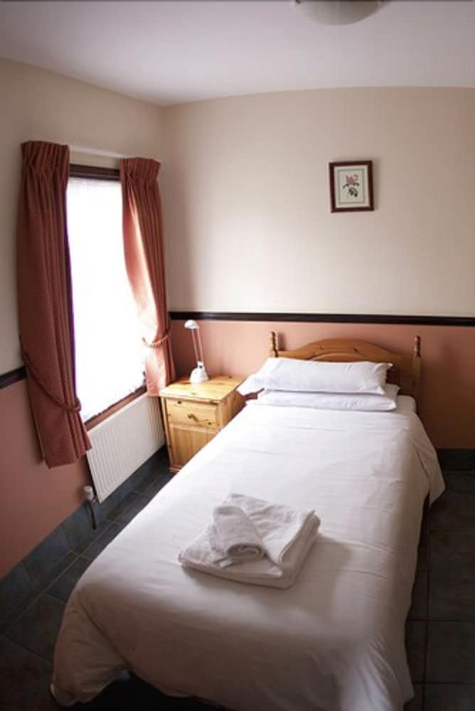 Brentwood Guest House Hotel 8/50