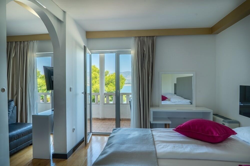 Hotel Sveti Kriz 32/65