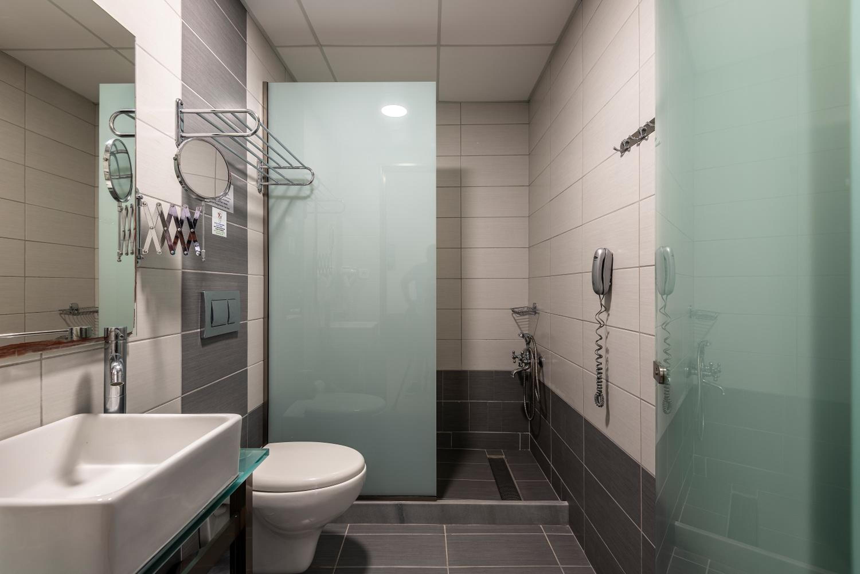 Royal Bay Suites 61/63