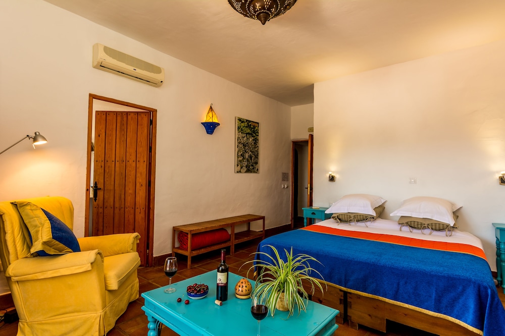 LUXURY, KING BED, MOUNTAIN VIEW