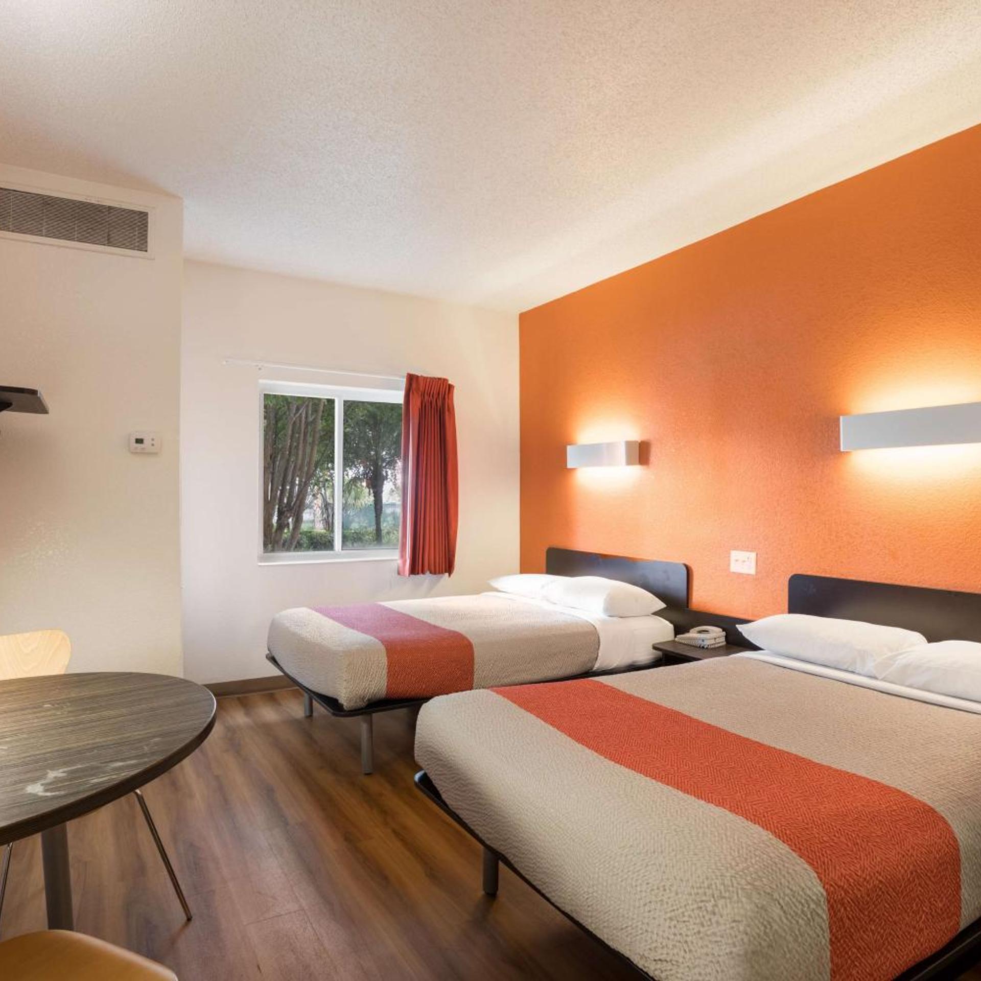 ROOM, QUADRUPLE, ACCESSIBLE