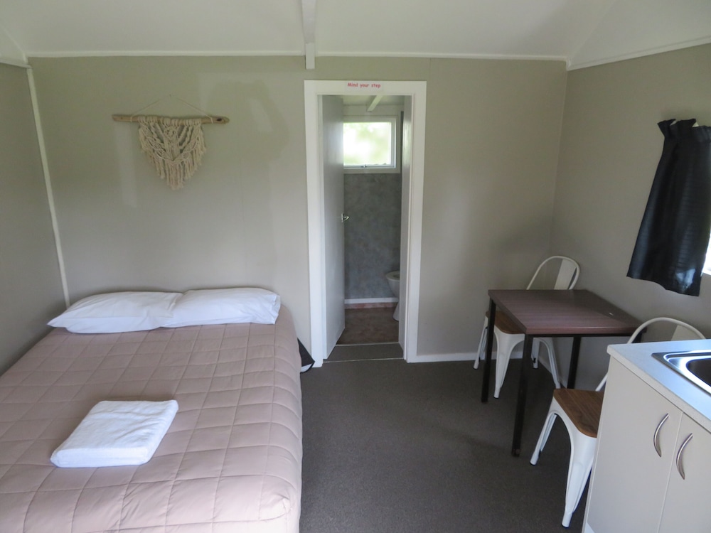 Whanganui Seaside Holiday Park 50/50