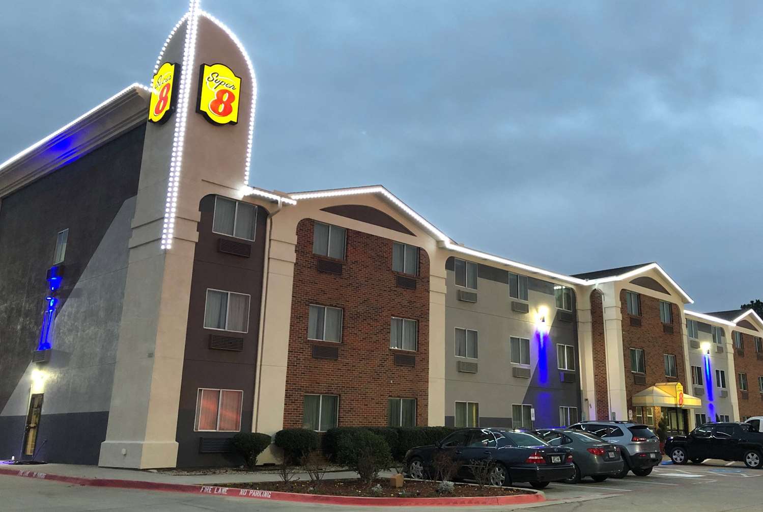 Super 8 By Wyndham Bedford Dfw Airport West 29/31