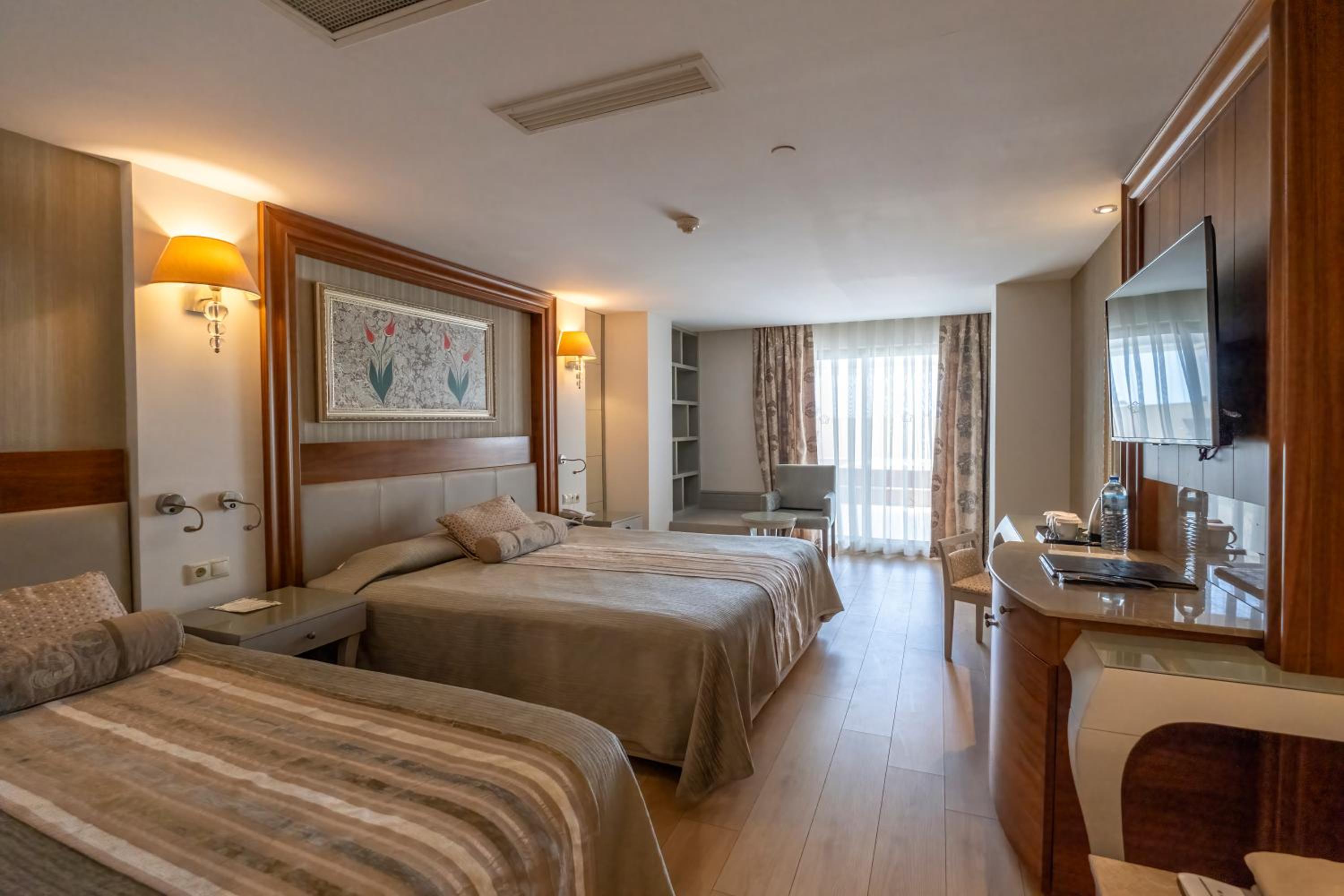 Room, Double or Twin Bed, Large