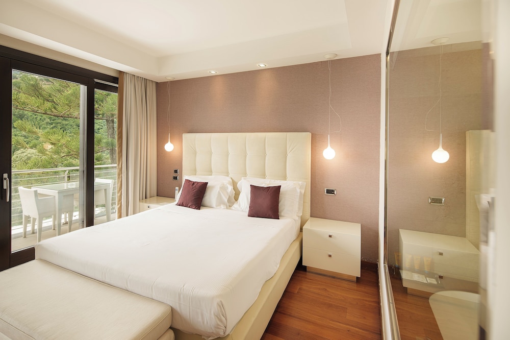 Paradiso Relais Hotel 44/92
