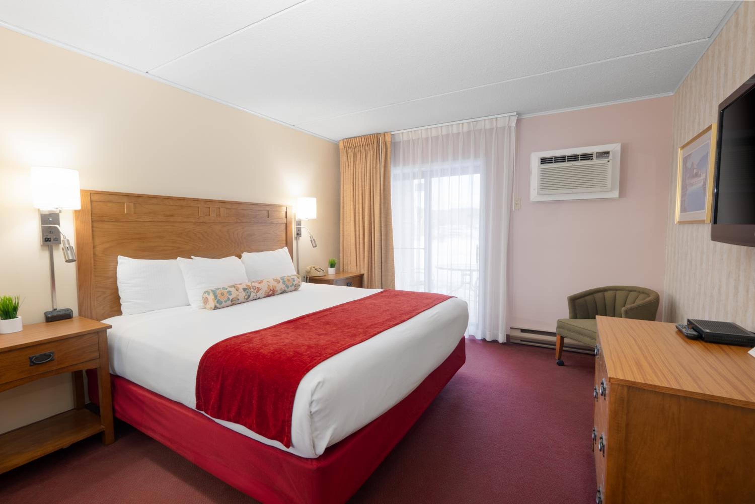 جناح، Fireside Inn and Suites Gilford 2/4