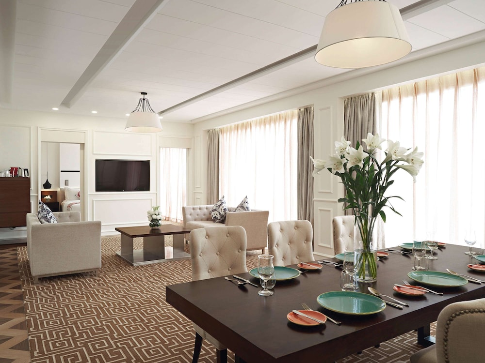 Movenpick Hotel & Convention Centre KLIA 33/63