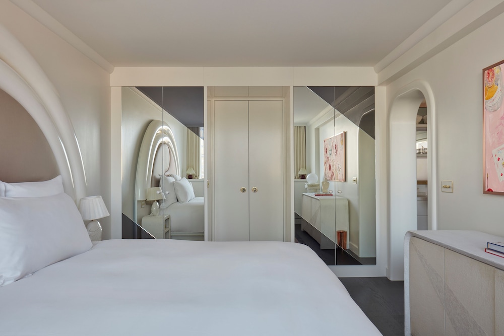 Dynasty, Suite, Cabin