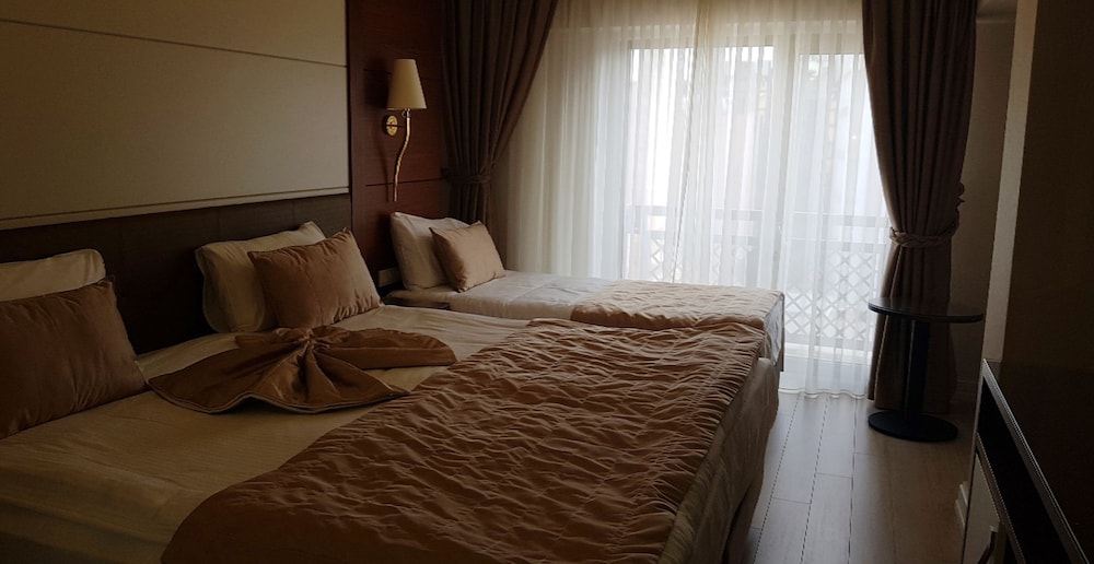 Grand Marcello Hotel & SPA 46/90