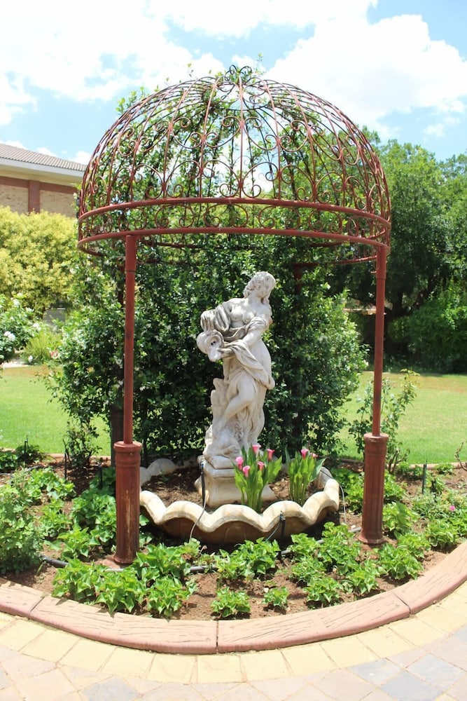 The Willow Tree Guest House 30/36