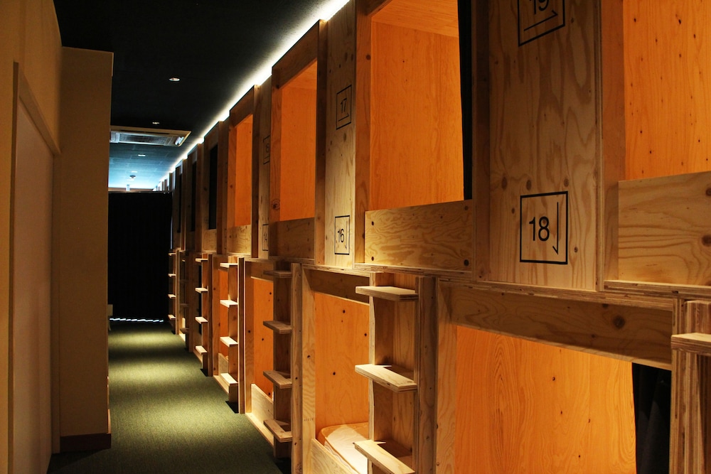 Travel&Book Hotel Hulaton Cabin Takamatsu - Hostel 20/40
