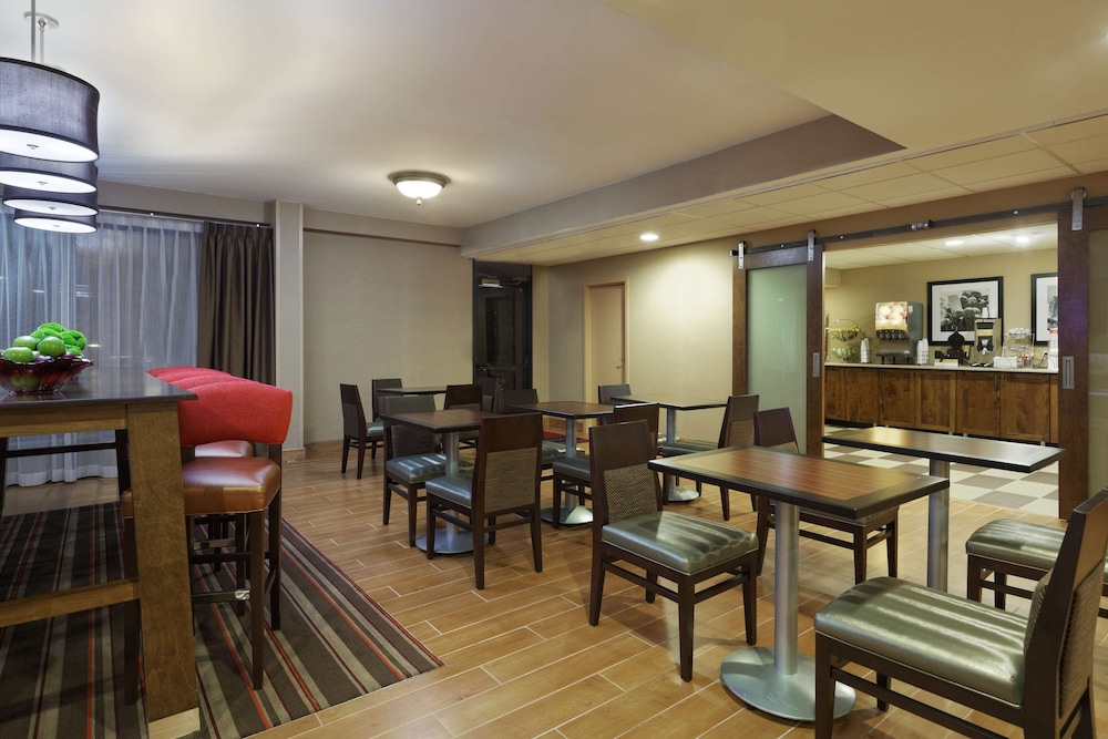 Hampton Inn Raleigh/Cary 37/45