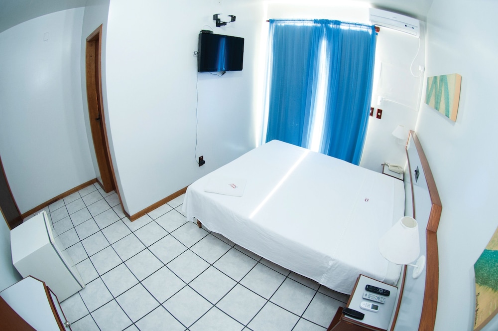 Kloppel Hotel 10/41