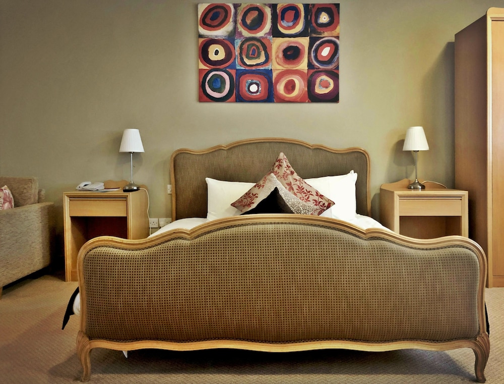 Antoinette Hotel Wimbledon 7/48