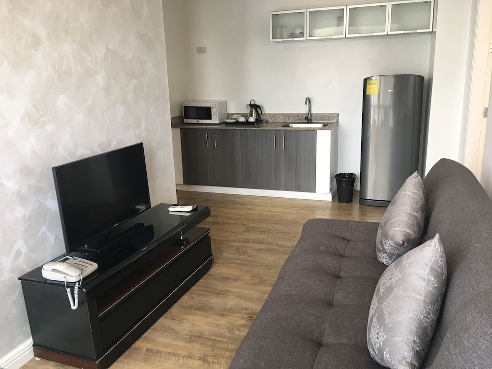 Regency Grand Suites 49/66