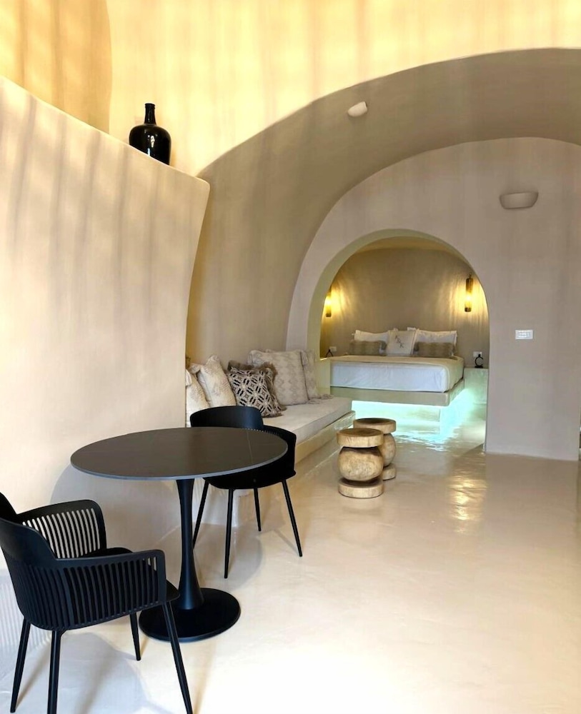The A Collection, Oia by K and K 41/50