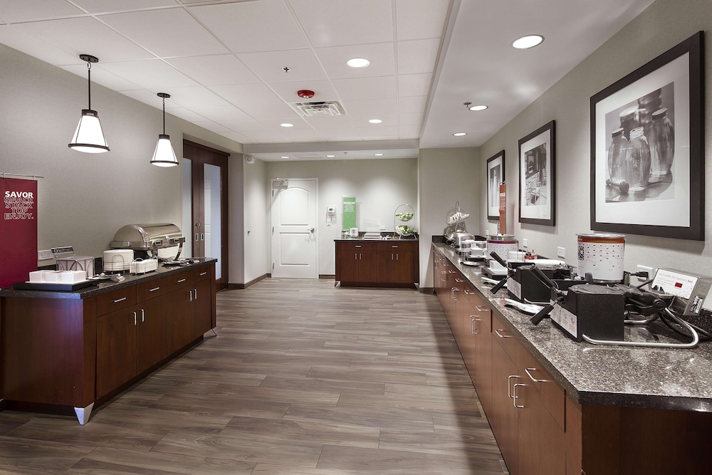 Hampton Inn Suites Page Lake Powell 38/42