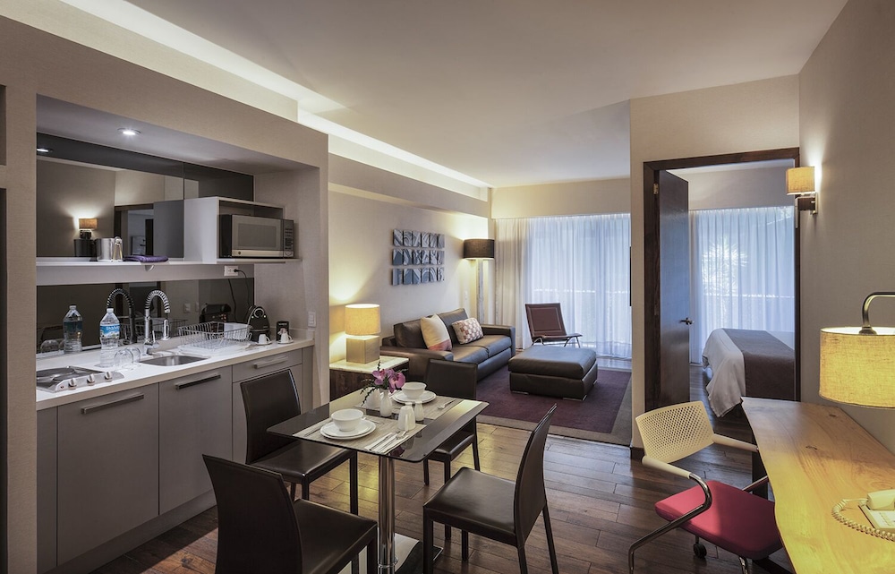 Las Suites 48/67