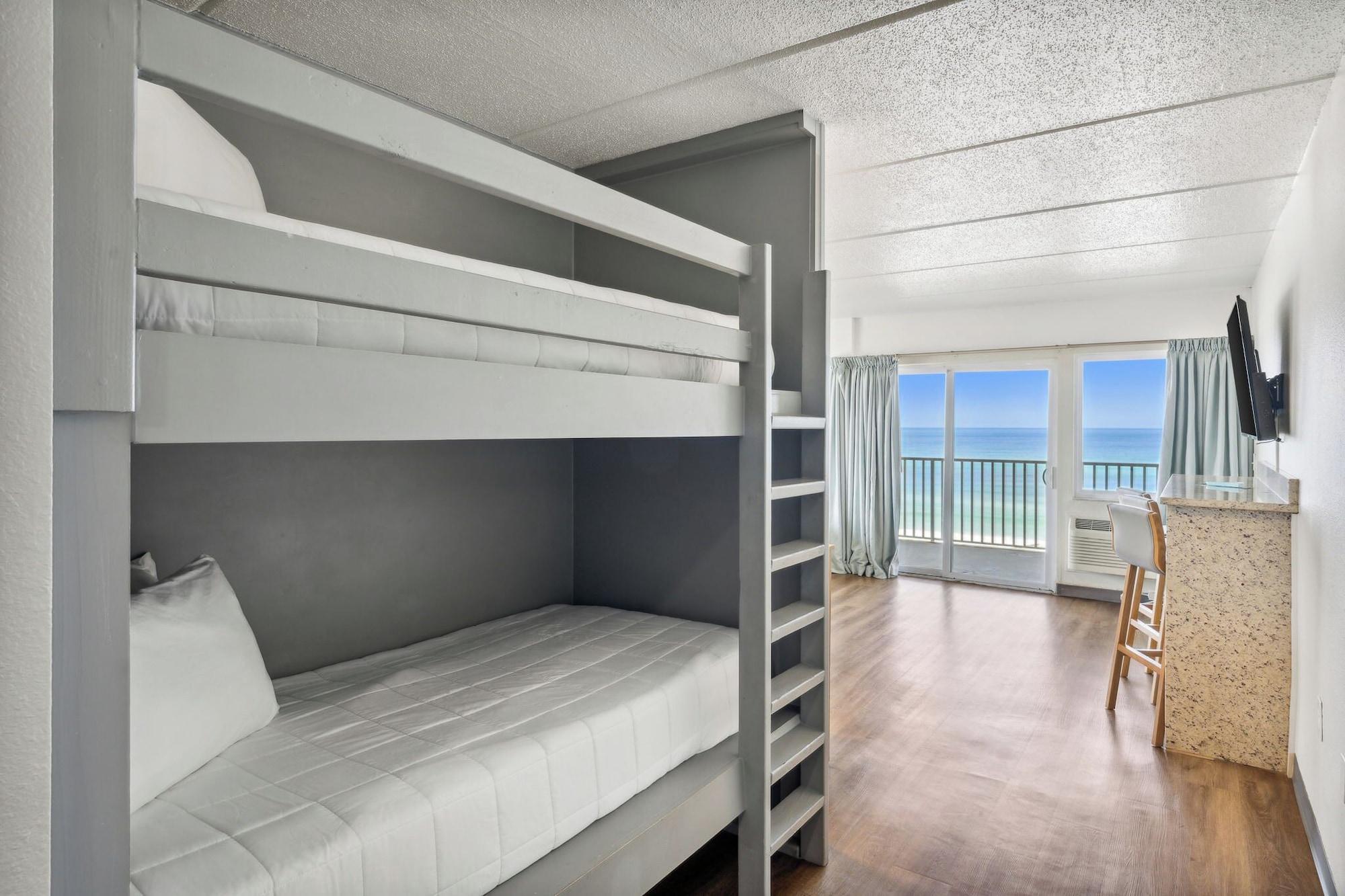 Premier, Suite, Multiple Beds, Beach Front, Kitchen
