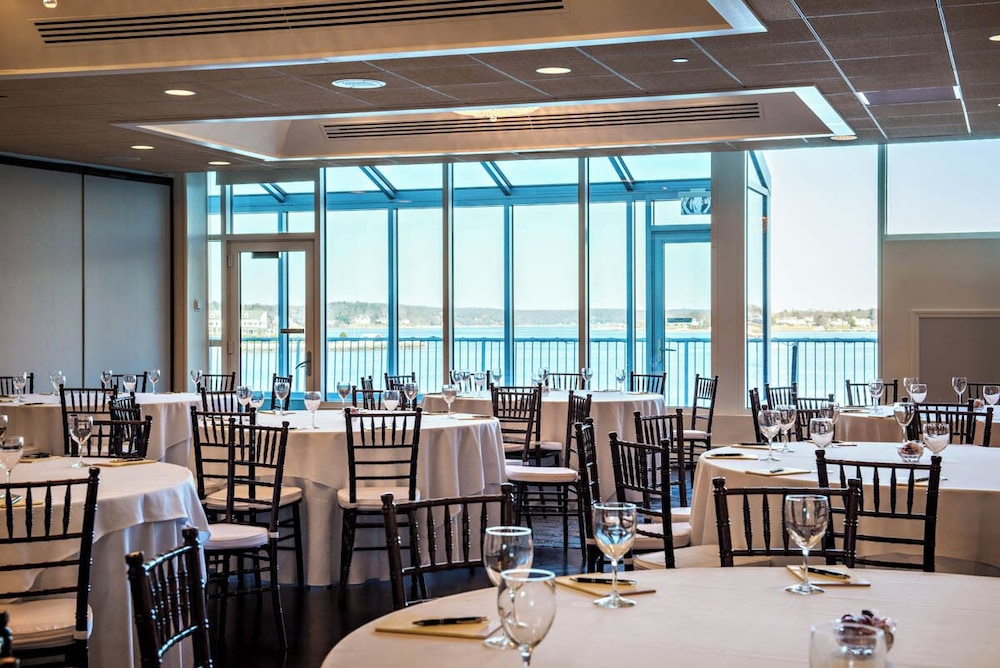The Oyster Point Hotel 35/43