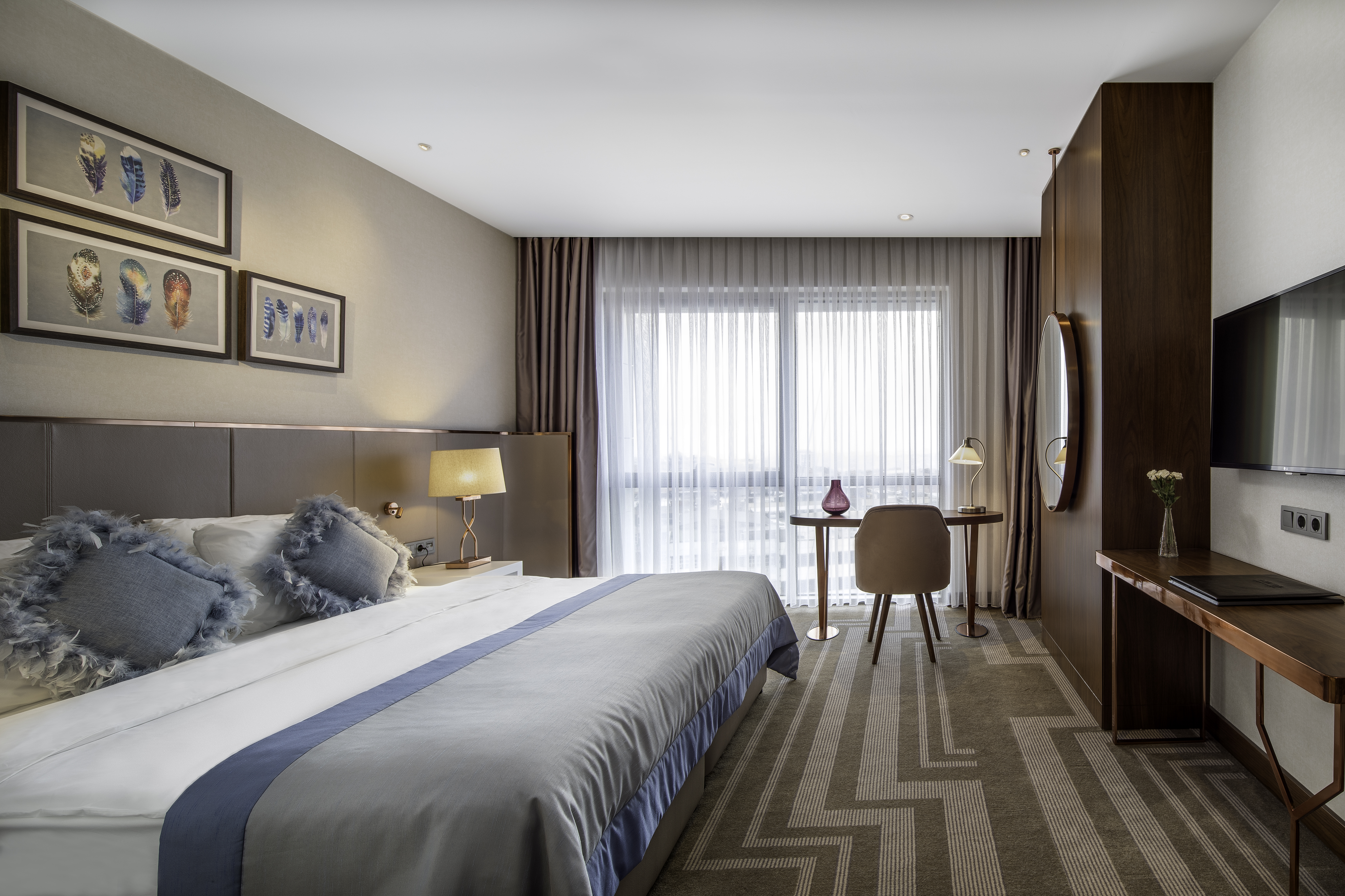 DELUXE, DOUBLE BED