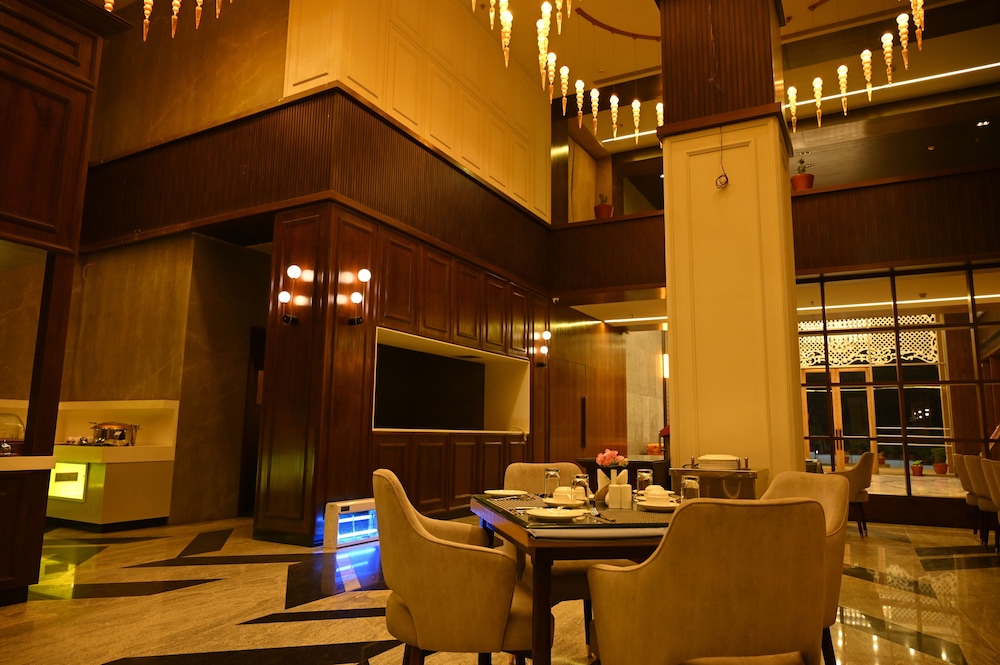 Hotel Pahadi 21/25