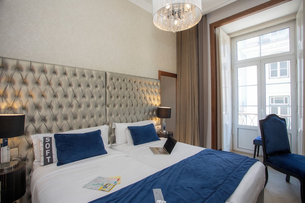 ROOM, TWIN BEDS