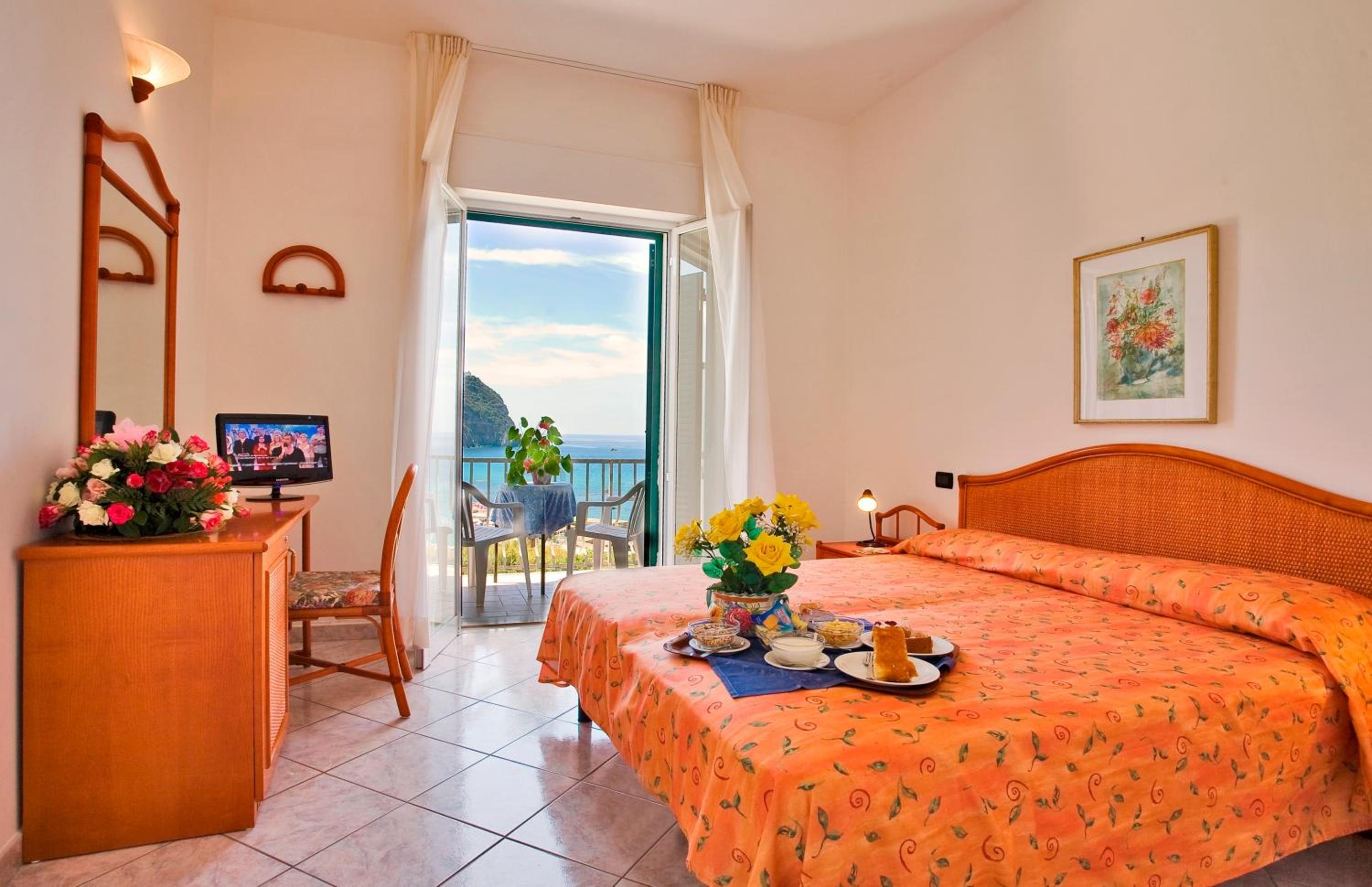 Hotel Citara 12/83