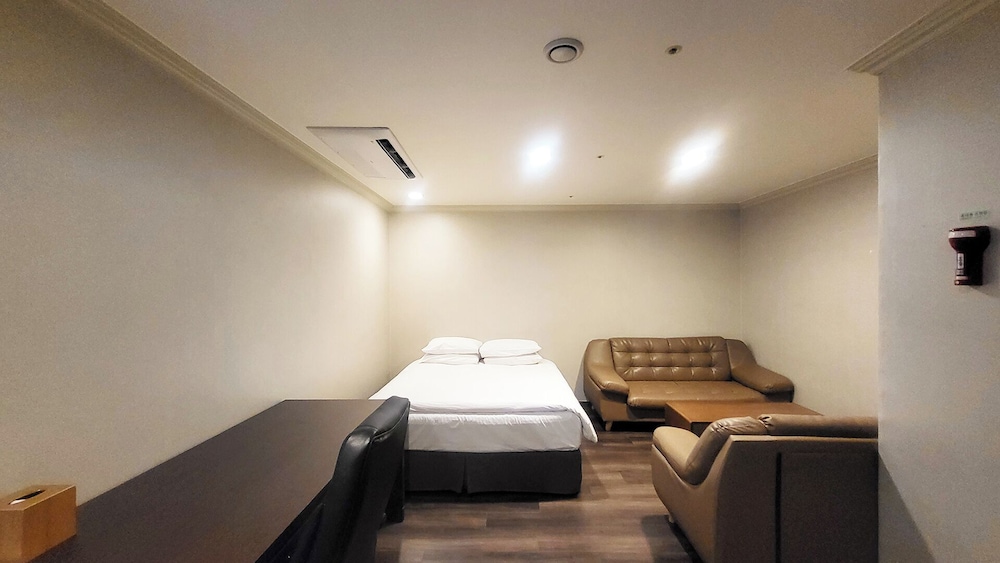 Ramada Hotel & Suites by Wyndham Seoul Namdaemun 36/61