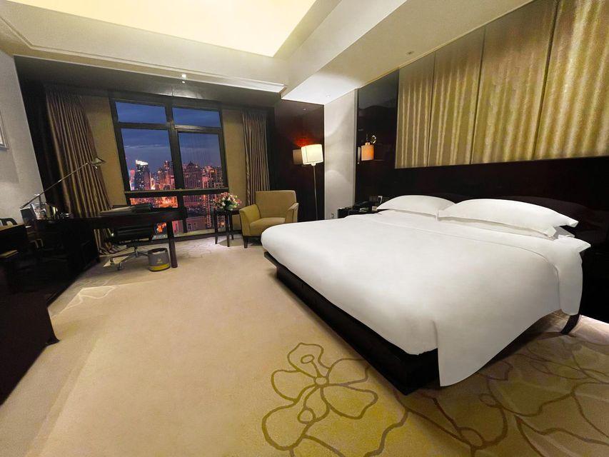 Executive, Queen Bed